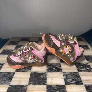 2010 Nickelodeon Dora the Explorer Brown And Pink Shoes Dora Kids Size 1